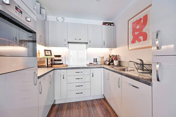 1 Bedroom Flat For Sale In Linnet House, Leyton, London, E10