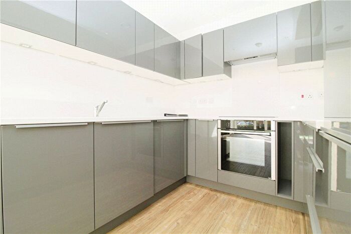 2 Bedroom Flat To Rent In Connersville Way, Croydon, CR0