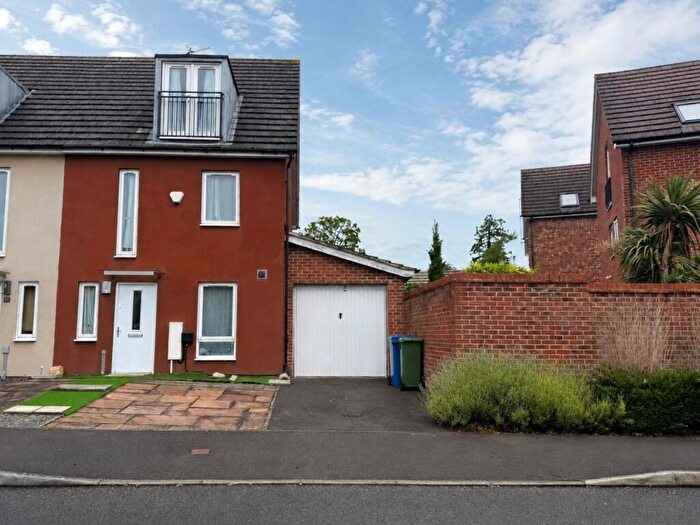 3 Bedroom Semi-Detached House To Rent In Austin Way, Bracknell, Berkshire, RG12