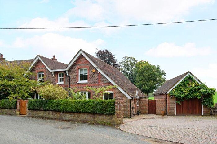 4 Bedroom Detached House To Rent In Bowlhead Green Road, Brook, GU8