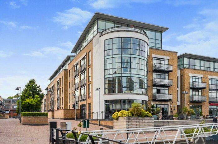 2 Bedroom Flat To Rent In Town Meadow, Brentford, TW8