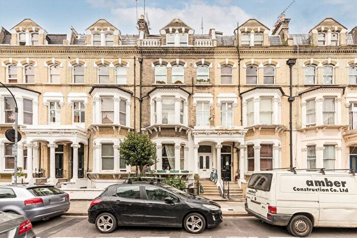 1 Bedroom Flat For Sale In Matheson Road, West Kensington, W14