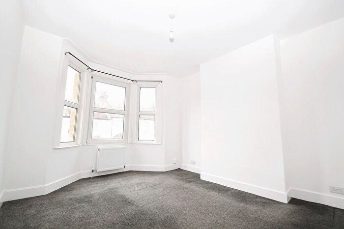 2 Bedroom Apartment To Rent In Bannockburn Road, London, SE18