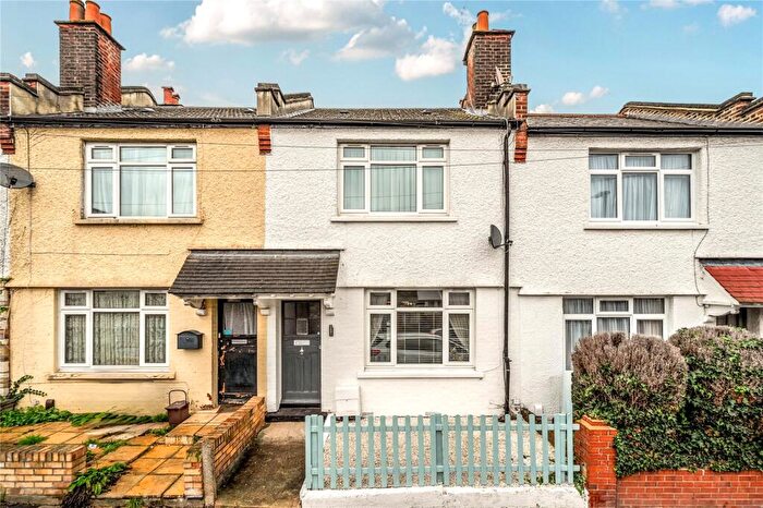3 Bedroom Terraced House For Sale In Sketty Road, Enfield, EN1