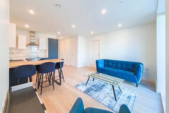 2 Bedroom Apartment To Rent In Laurence Place, Embankment West, M3