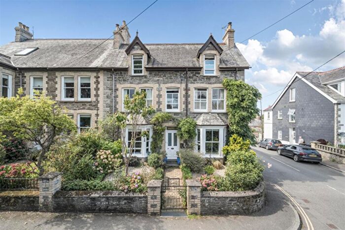 5 Bedroom Semi-Detached House For Sale In Trevanion Road, Wadebridge, PL27