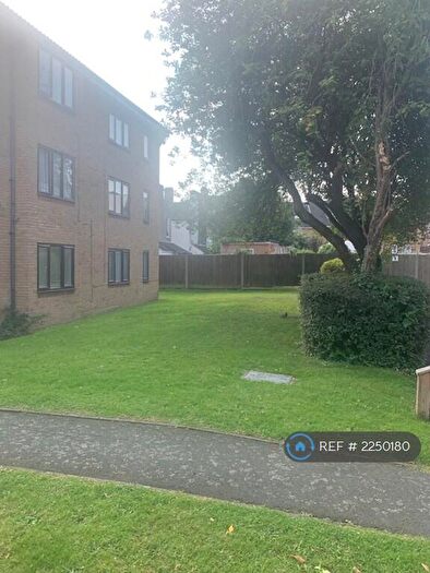 1 Bedroom Flat To Rent In Doyle Road, London, SE25