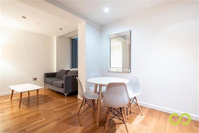 1 Bedroom Flat To Rent In Emerald House, Lansdowne Road, East Croydon, CR0