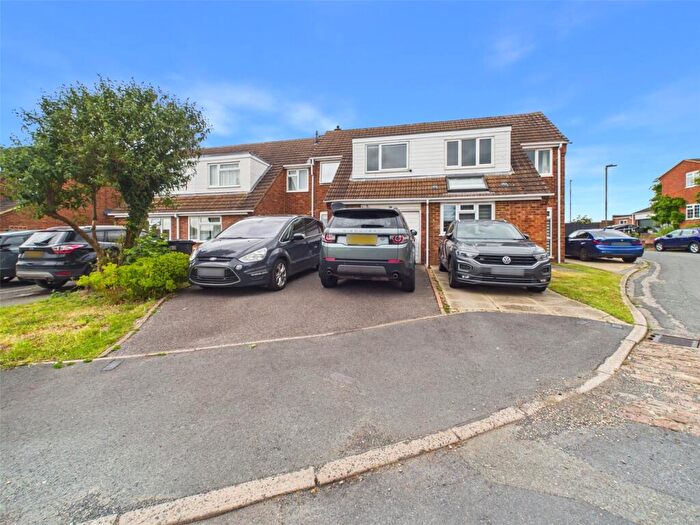 3 Bedroom Terraced House To Rent In Hamilton Road, Thame, Oxfordshire, OX9