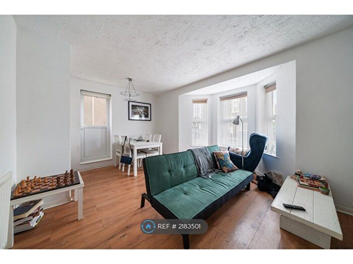 1 Bedroom Flat To Rent In Leathwell Road, London, SE8