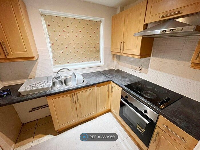1 Bedroom Flat To Rent In Savick Avenue, Bolton, BL2