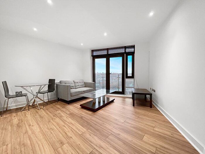 1 Bedroom Flat To Rent In Montague, Gotts Road, Leeds City Centre, LS12