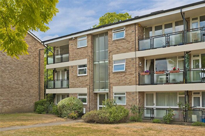 1 Bedroom Flat To Rent In St Marys, Victoria Road, Weybridge, Surrey, KT13