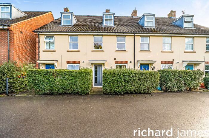 3 Bedroom Terraced House For Sale In Lavinia Walk, Taw Hill, Swindon, SN25