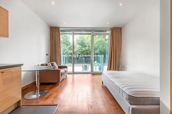 Apartment To Rent In Eustace Building, Queenstown Road, London, SW11
