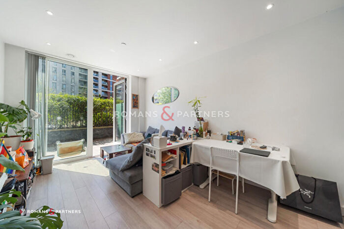 1 Bedroom Apartment To Rent In Hadleigh Apartments, Woodberry Down, N4