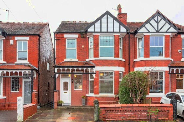 3 Bedroom Semi-Detached House To Rent In Dalveen Avenue, Davyhulme, Manchester, M41