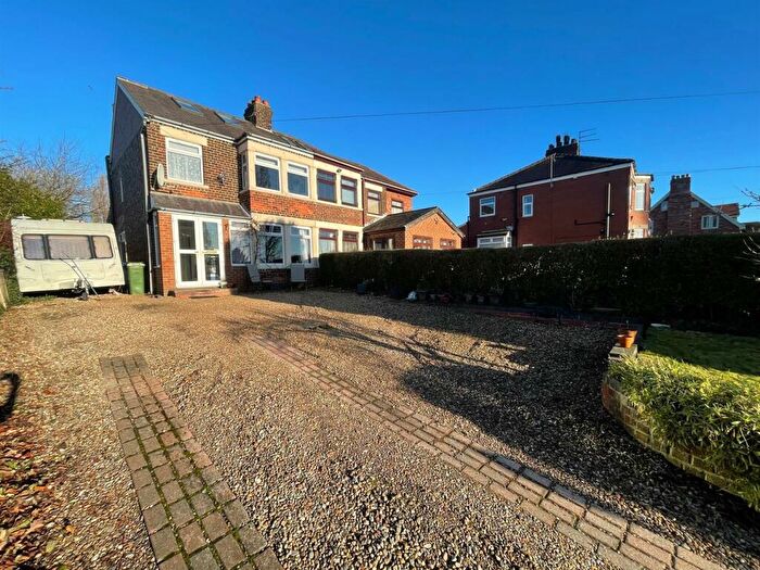 4 Bedroom Semi-Detached House For Sale In Ferriby High Road, North Ferriby, HU14