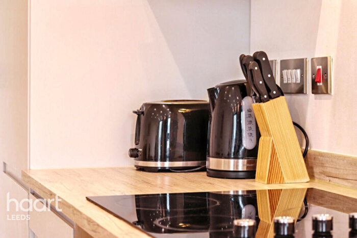 2 Bedroom Apartment For Sale In Mabgate, Leeds, LS9