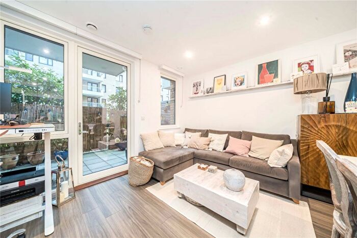 2 Bedroom Flat To Rent In Hanbury Road, London, W3