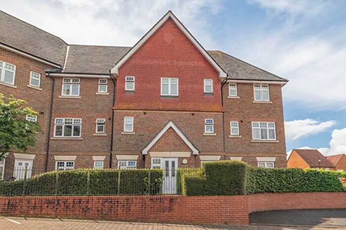 2 Bedroom Flat For Sale In Gravelly Field, Ashford, Kent, TN23