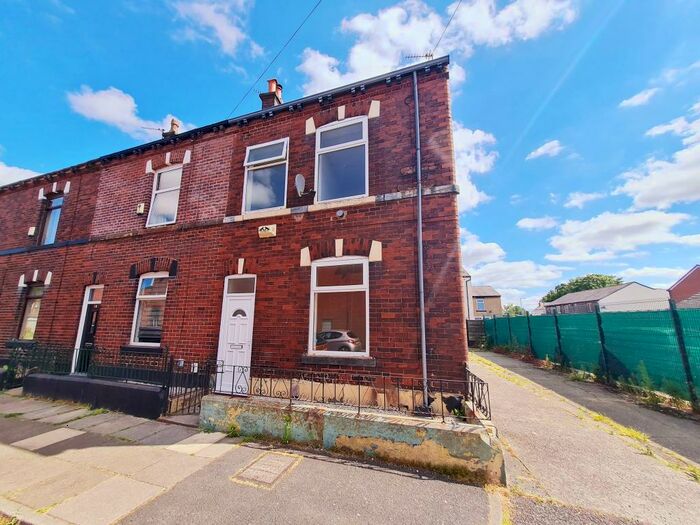 3 Bedroom End Of Terrace House To Rent In Withins Street, Radcliffe, Manchester, M26