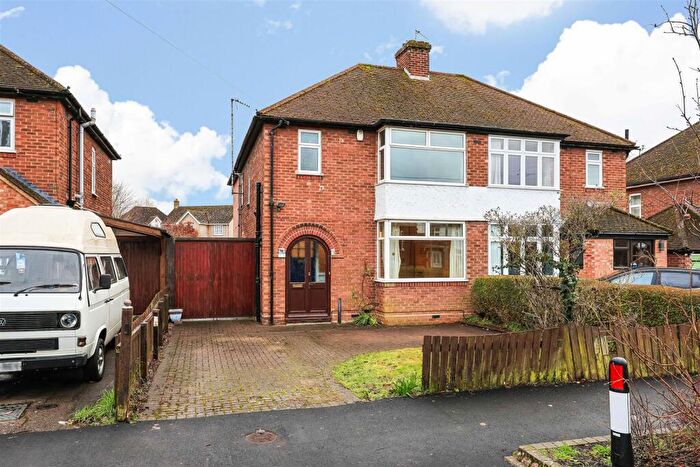 3 Bedroom Semi Detached House For Sale In Windsor Road, Cambridge, CB4