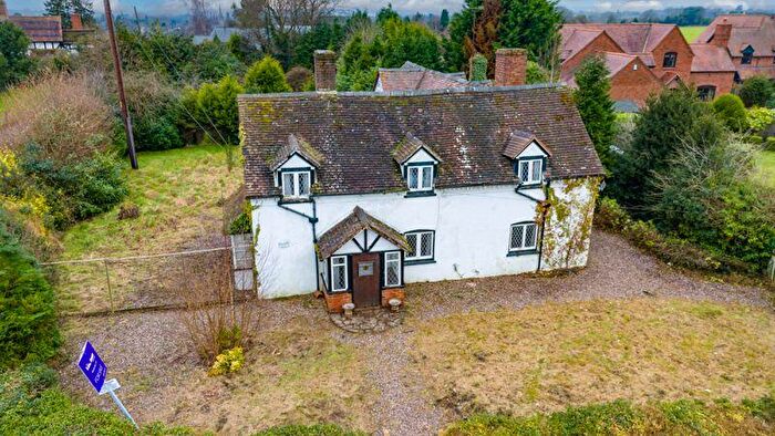 3 Bedroom Detached House For Sale In Bluntington Cottage, Bluntington, Chaddesley Corbett, DY10