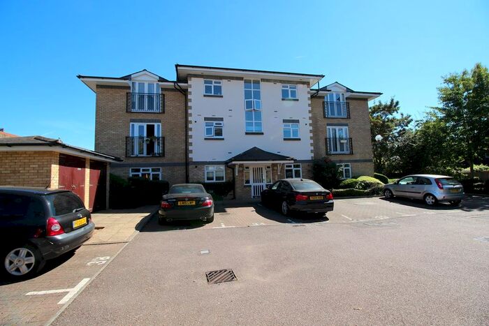 2 Bedroom Flat To Rent In Stevenage Road, Hitchin, SG4
