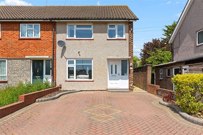 2 Bedroom End Of Terrace House For Sale In Lexington Way, Upminster, RM14