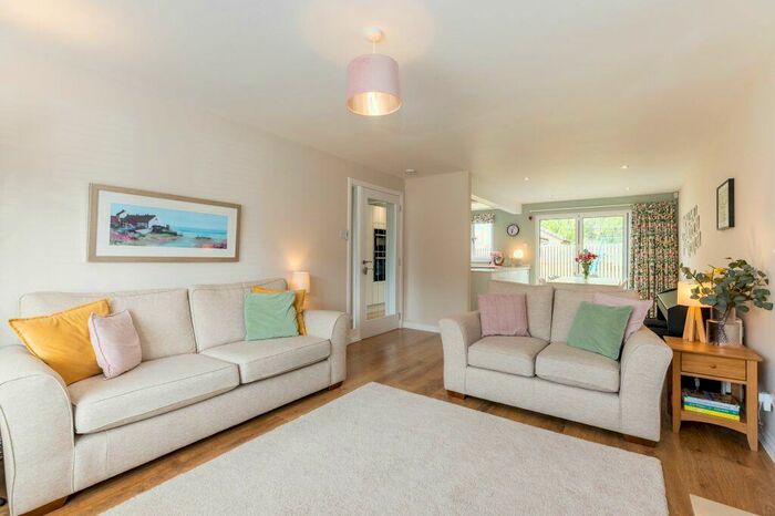 4 Bedroom Detached House For Sale In Glendinning Way, Kirkliston, Edinburgh, EH29