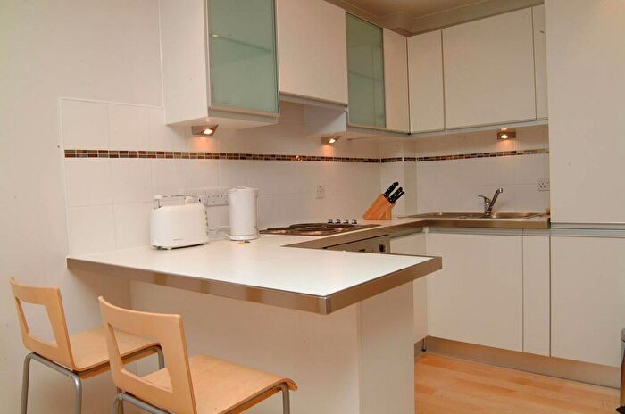 2 Bedroom Flat To Rent In Harberson Road, Balham, London, SW12