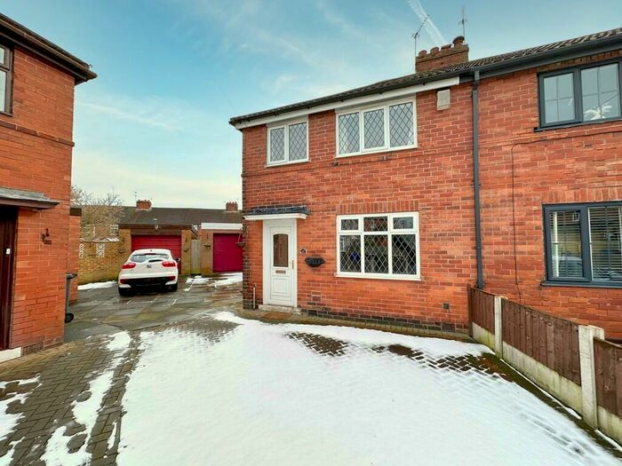 3 Bedroom Semi-Detached House To Rent In Etherley Close Irlam, M44