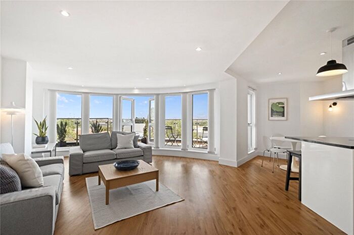 2 Bedroom Flat For Sale In Arthur Road, Wimbledon Park, London, SW19