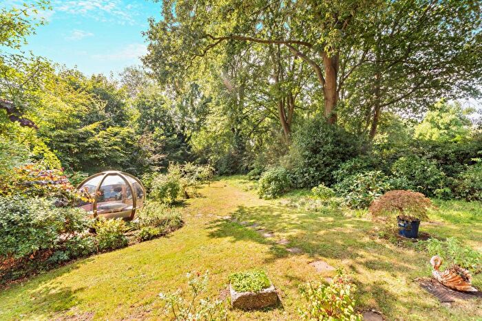 5 Bedroom Detached House For Sale In Holt Close, Wickham, Fareham, Hampshire, PO17