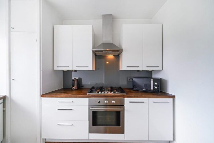 1 Bedroom Flat To Rent In Lyndale, West Hampstead, NW2