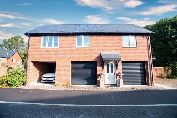 2 Bedroom End Of Terrace House To Rent In Sandyfields Lane, Colden Common, Winchester, SO21
