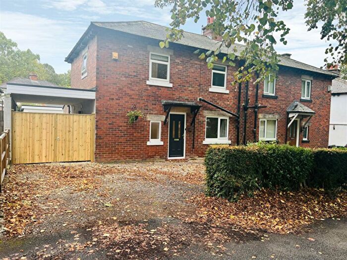 3 Bedroom Semi-Detached House To Rent In Stanhope Drive, Horsforth, Leeds, LS18