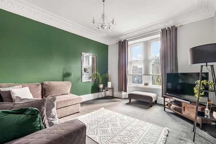 2 Bedroom Flat To Rent In Baldovan Terrace, Dundee, DD4