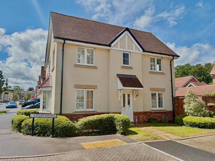 3 Bedroom Detached House To Rent In Wright Avenue, Blackwater, Camberley, GU17