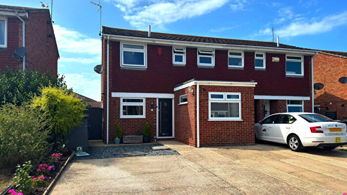 4 Bedroom Semi-Detached House For Sale In Wrentham Avenue, Herne Bay, CT6