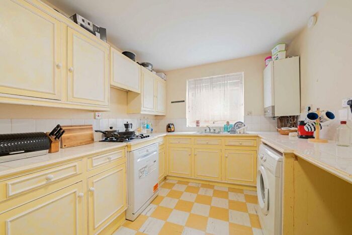 1 Bedroom Flat To Rent In Macbeth Street, London, W6