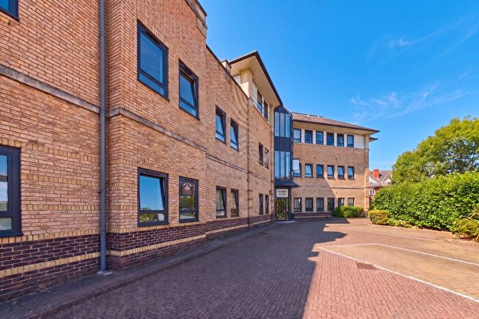 1 Bedroom Flat For Sale In Maybury Close, Frimley, Camberley, Surrey, GU16