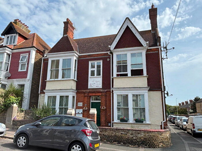 1 Bedroom Flat For Sale In Albert Road, Ramsgate, CT11
