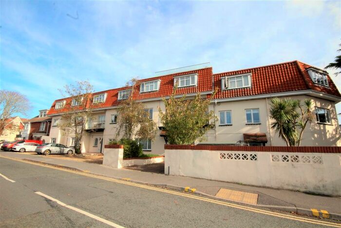 Flat To Rent In Sea Road, Boscombe, BH5