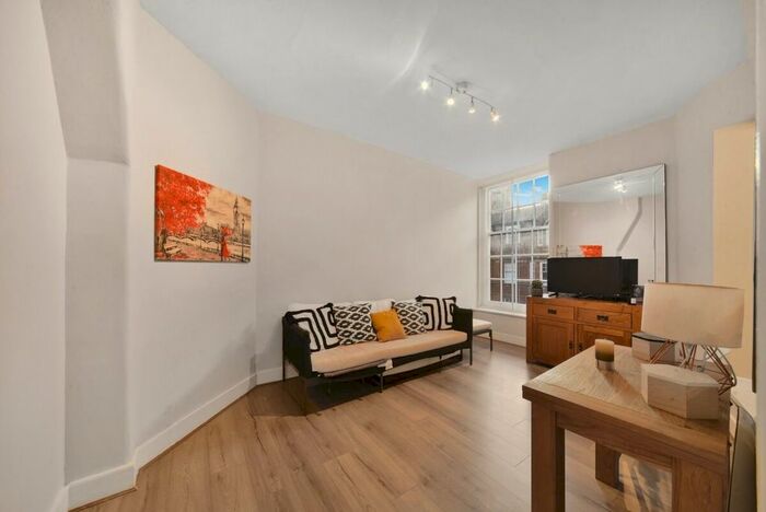 1 Bedroom Flat To Rent In Hunter Street, London, WC1N