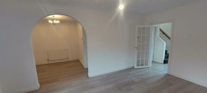 4 Bedroom Semi-Detached House To Rent In Thornleigh Dr, Orton Longueville, Peterborough, PE2