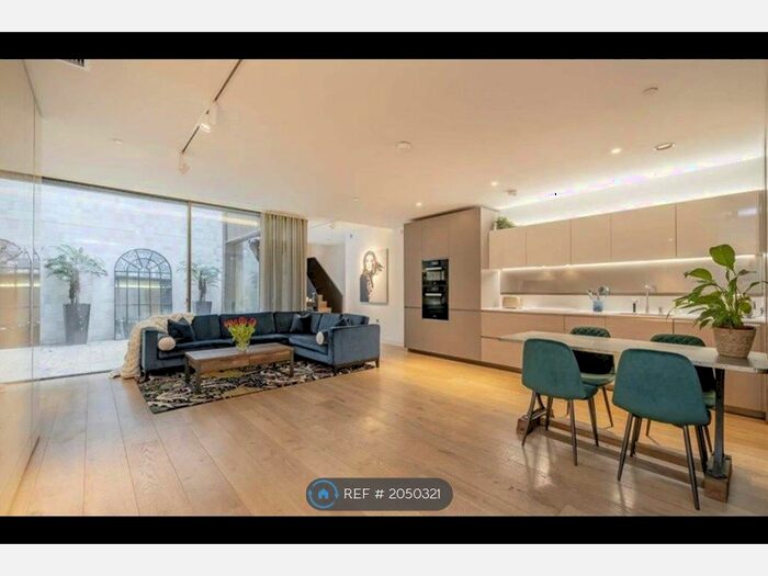 2 Bedroom Flat To Rent In Wardour Street, London, W1F