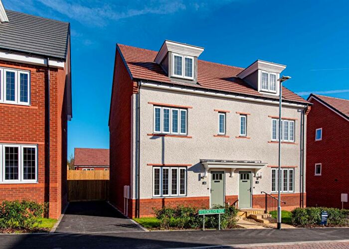 3 Bedroom Semi Detached House To Rent In Foxglove Way, Himley, Dudley, DY3