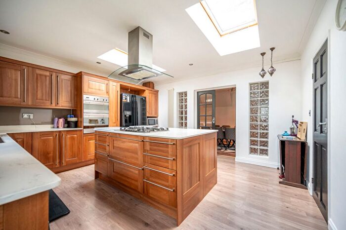 4 Bedroom Terraced House For Sale In Ashville Road, Leytonstone, London, E11